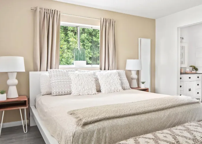 Lotus House - Relaxation - Close To Beaches - Heated Pool