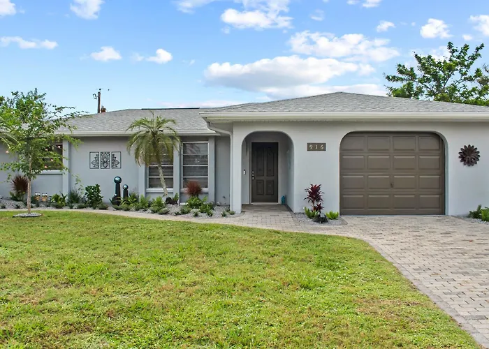 Lotus House - Relaxation - Close To Beaches - Heated Pool